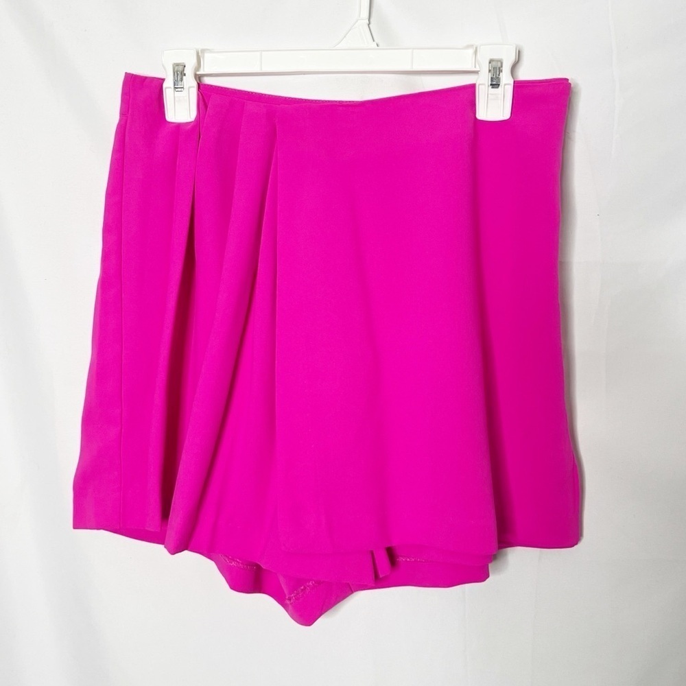 NEW with tags Glam Hot Pink Skort Size L